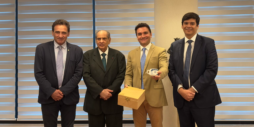 Presidente Tadros recebe o ministro do Turismo no programa Entre Pontos