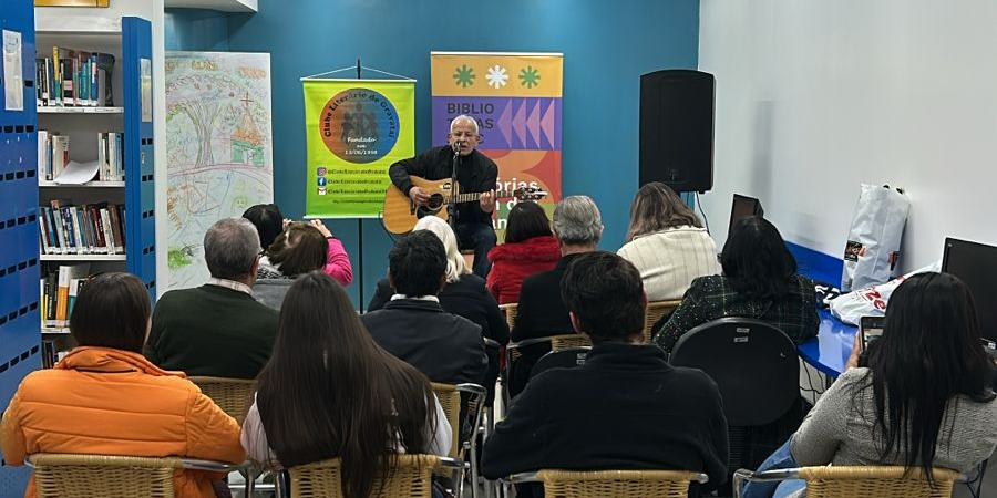 sarau literário com música ao vivo