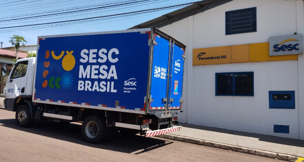 Caminhão do programa Sesc Mesa Brasil